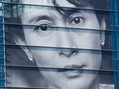 Μηνύει τη βιρμανική χούντα η Κυρία της Ρανγκούν